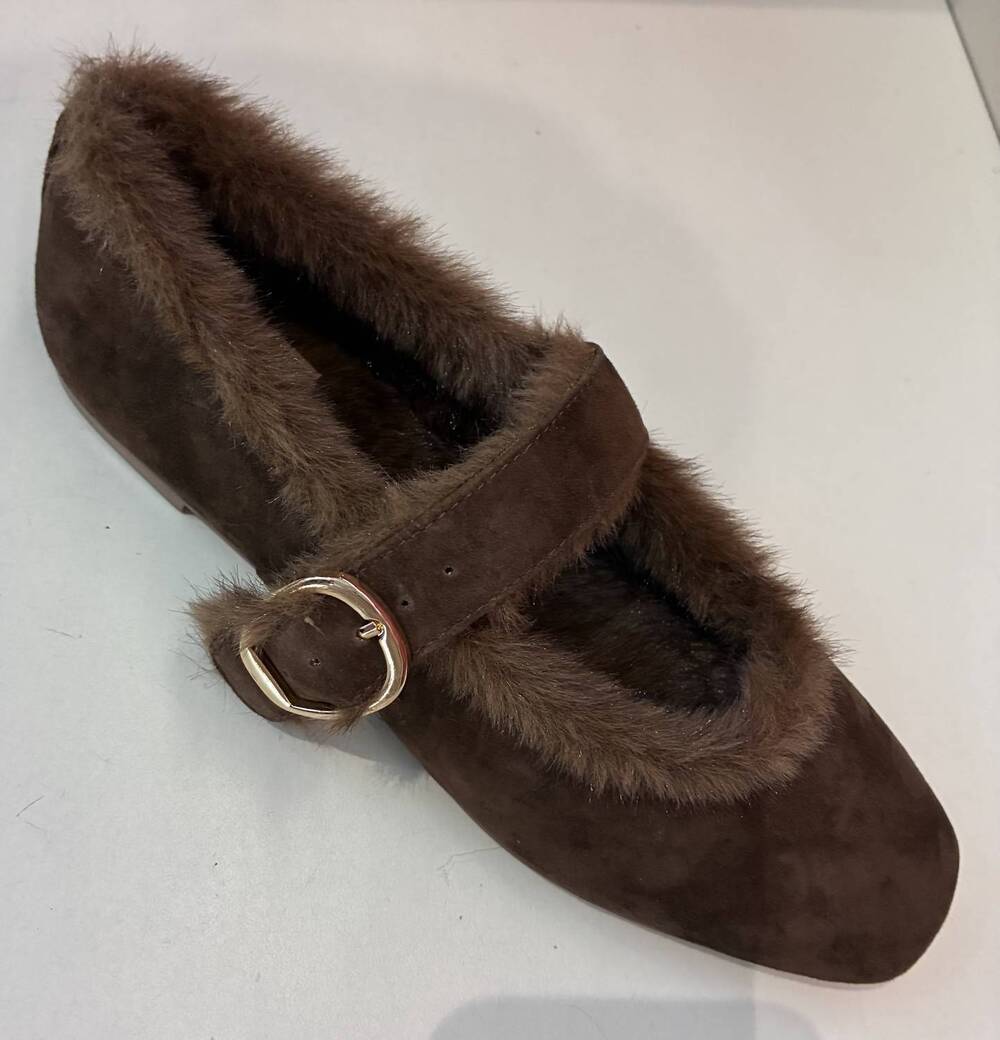 NEW DOLCE VITA women's mella plush flats in cocoa suede